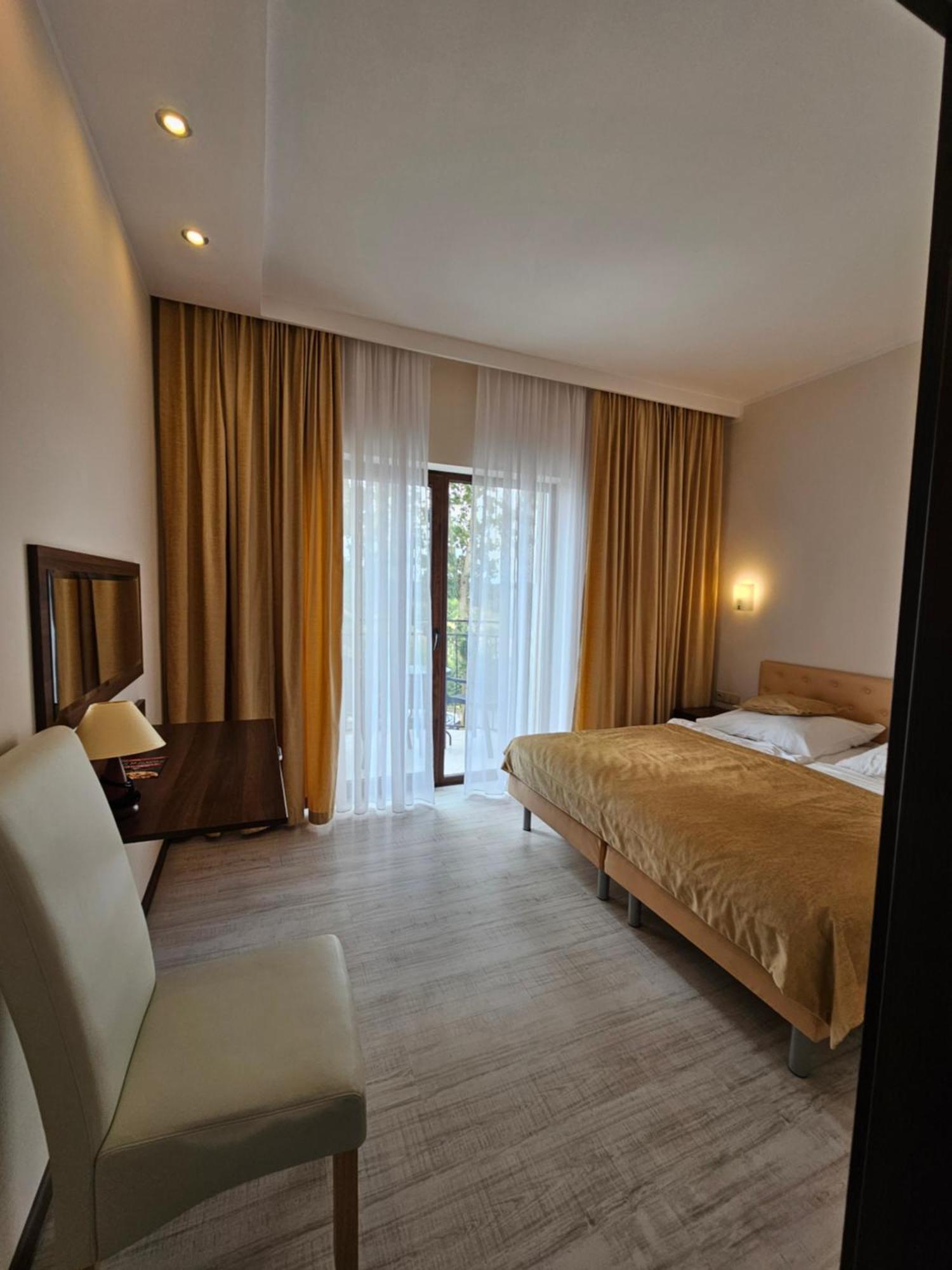 Dom Wczasowy Korona Rewal Exterior foto